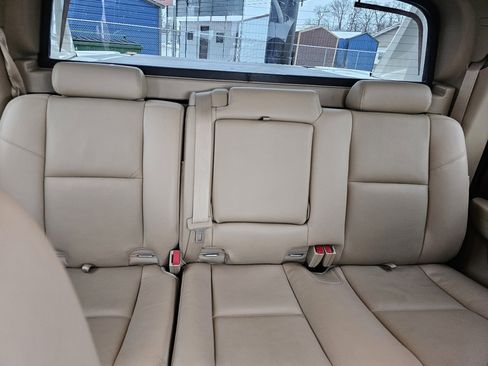 Used 2013 Chevrolet Avalanche LTZ image 19