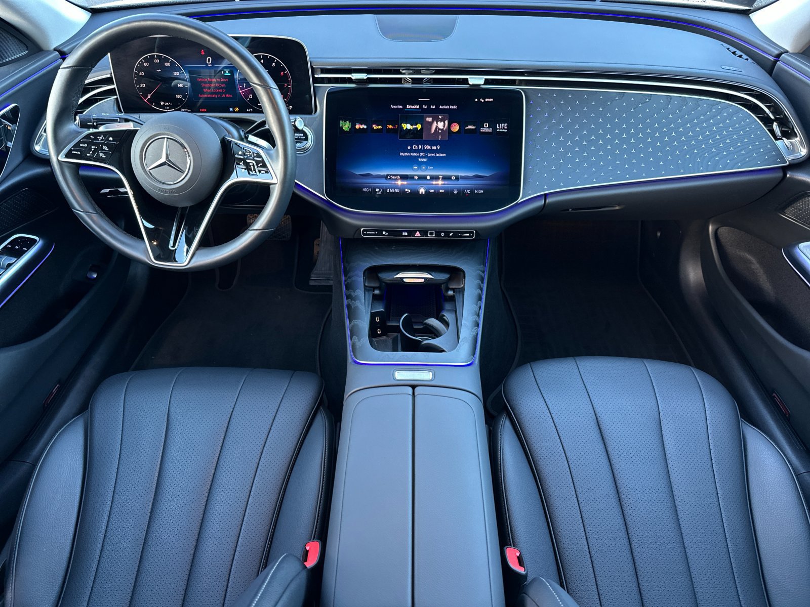 Used 2025 Mercedes-Benz E 350 4MATIC Sedan image 13