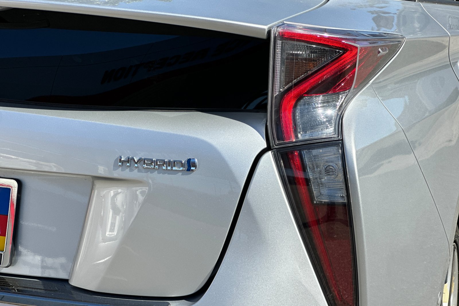Used 2018 Toyota Prius Three Touring FWD image 27