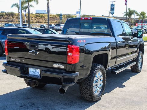 Used 2018 Chevrolet Silverado 2500 High Country w/ Duramax Plus Package AWD/4WD image 9