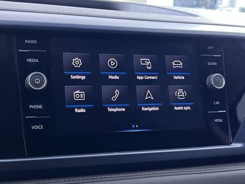 Used 2024 Volkswagen Taos SE image 24