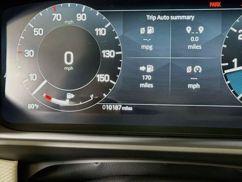 Used 2025 Land Rover Discovery Dynamic SE AWD/4WD image 18