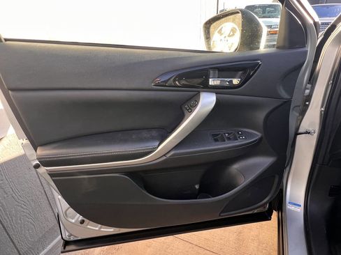 Used 2022 Mitsubishi Eclipse Cross SE image 12