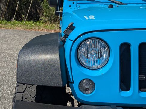 Certified 2018 Jeep Wrangler Unlimited Sport w/ Connectivity Group image 9