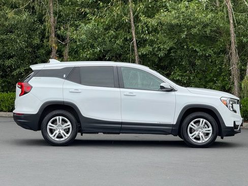 Used 2024 GMC Terrain SLE AWD/4WD image 34