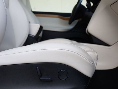 Used 2019 Tesla Model X Long Range AWD/4WD image 28