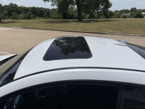 Used 2015 Hyundai Genesis 3.8 RWD image 10