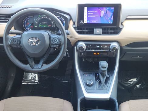 Used 2025 Toyota RAV4 LE AWD/4WD image 30