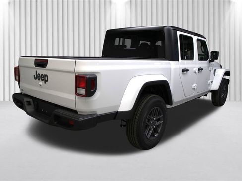 New 2026 Jeep Gladiator Sport image 3