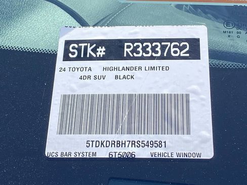 Used 2024 Toyota Highlander Limited AWD/4WD image 38