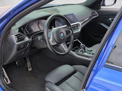Used 2021 BMW 330i Sedan w/ M Sport Package RWD image 9