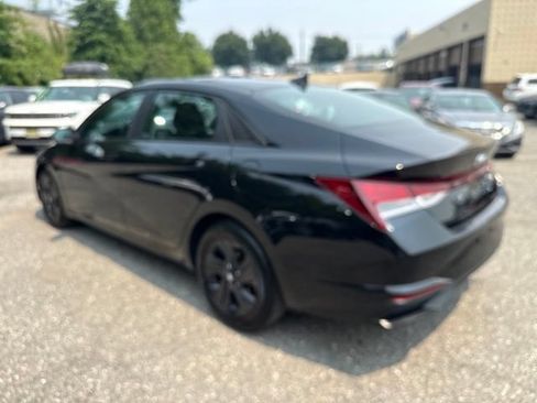 Used 2023 Hyundai Elantra SEL FWD image 19