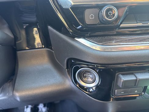 Used 2024 Chevrolet Silverado 1500 LT Trail Boss w/ Convenience Package II image 9