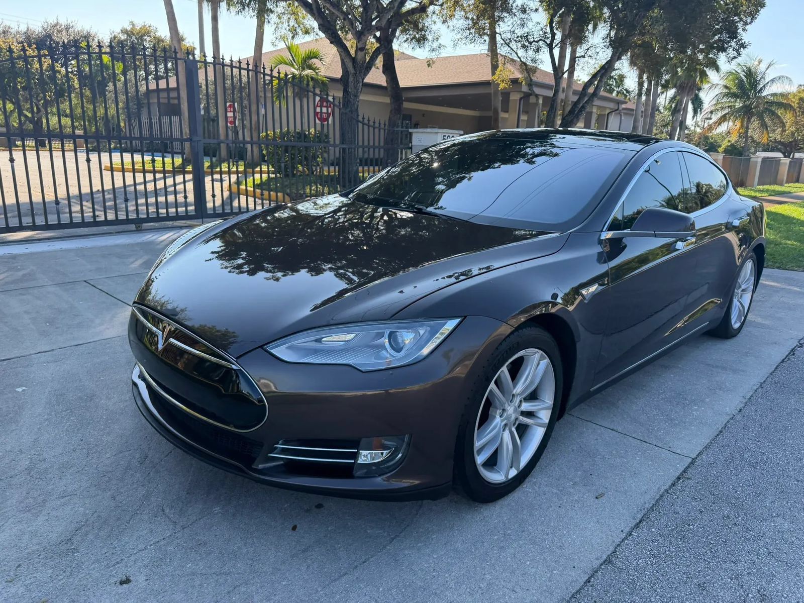 Used 2013 Tesla Model S RWD image 17