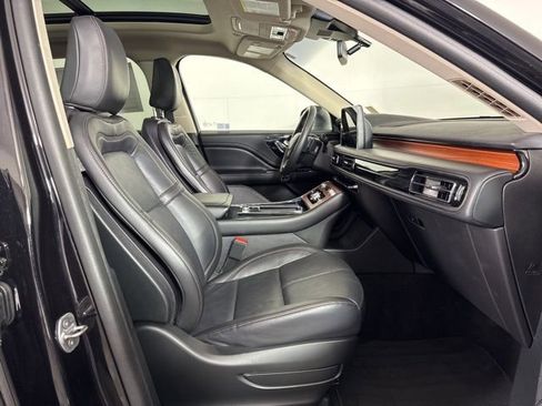 Used 2024 Lincoln Aviator Reserve AWD/4WD image 4