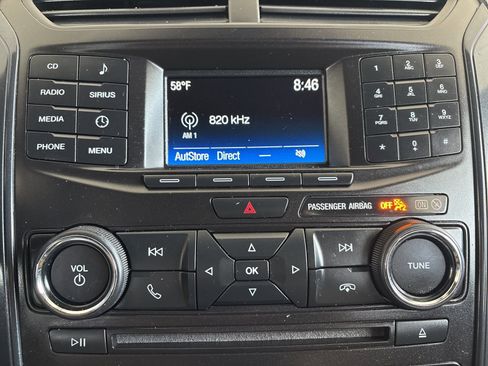 Used 2017 Ford Explorer XLT image 28