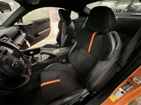 Used 2023 Toyota GR86 10th Anniversary SE image 16