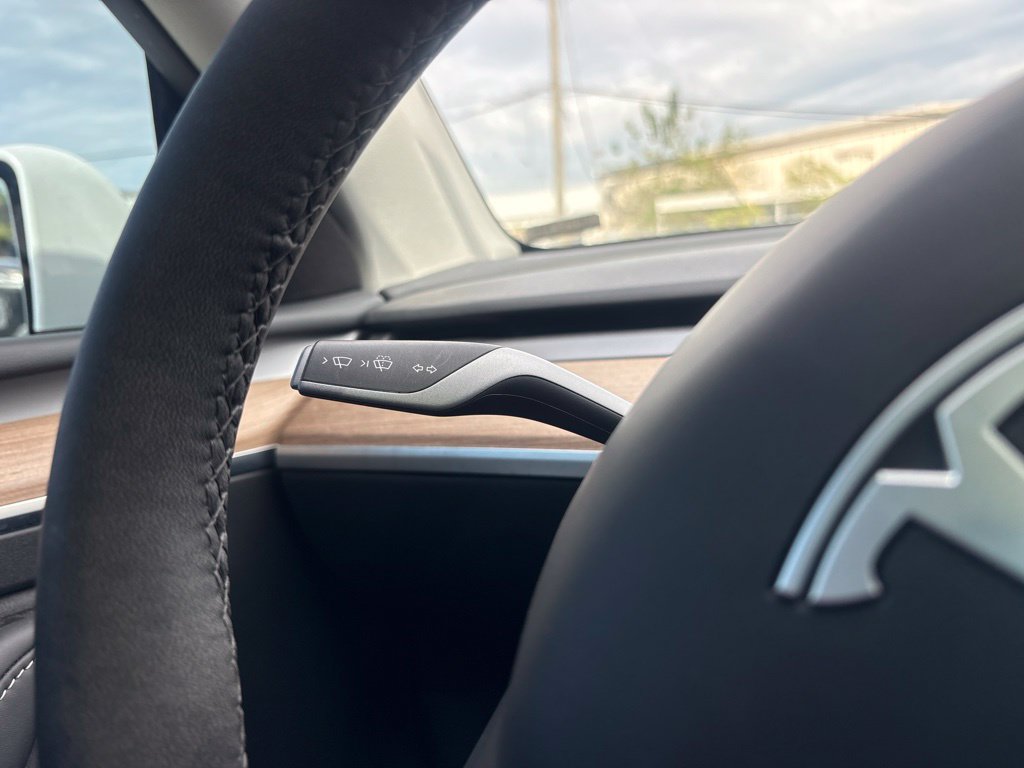 Used 2024 Tesla Model Y Performance AWD/4WD image 28