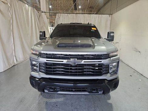 Used 2024 Chevrolet Silverado 2500 Custom w/ Custom Value Package AWD/4WD image 2