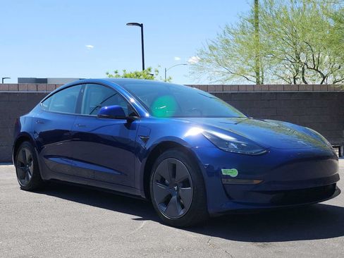 Used 2023 Tesla Model 3 Standard Range RWD image 2