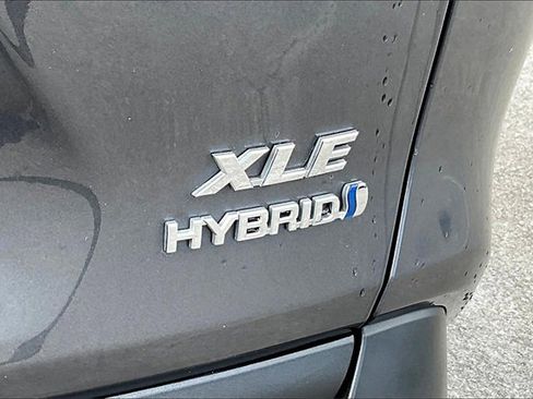 Used 2021 Toyota RAV4 XLE Premium image 67