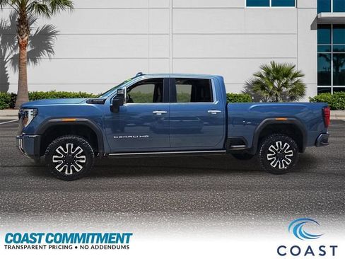 Used 2024 GMC Sierra 2500 Denali Ultimate w/ Max Trailering Package AWD/4WD image 9