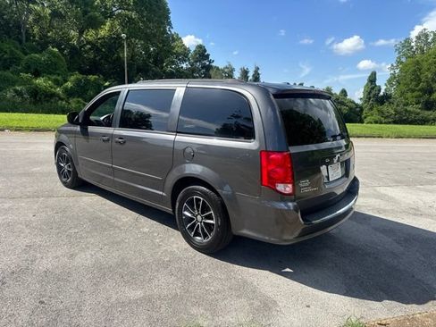 Used 2016 Dodge Grand Caravan R/T FWD image 5