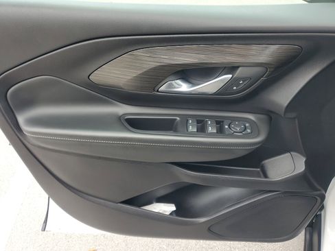 Used 2024 GMC Terrain SLE image 18