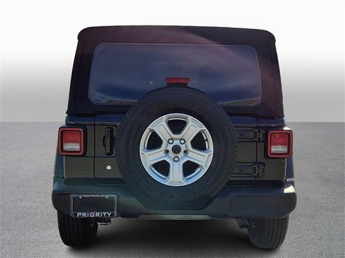 Used 2018 Jeep Wrangler Unlimited Sport S image 5