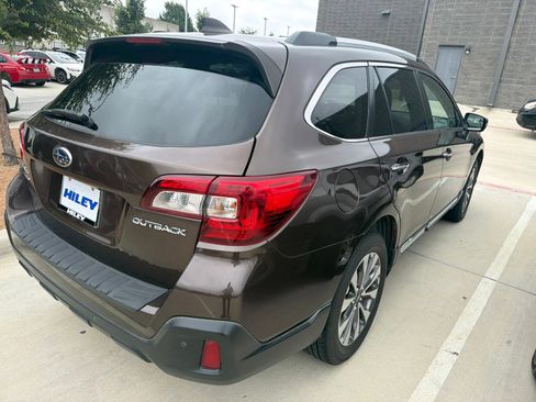 Used 2019 Subaru Outback 2.5i Touring w/ Popular Package #3A AWD/4WD image 3