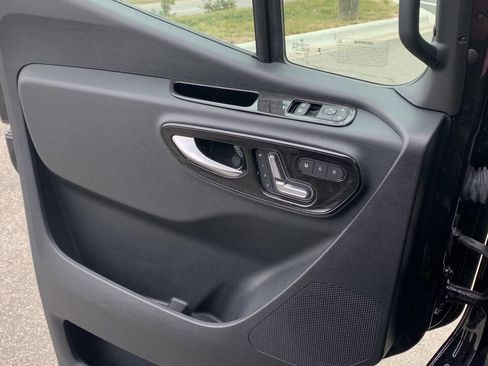 Used 2024 Mercedes-Benz Sprinter 3500 image 60