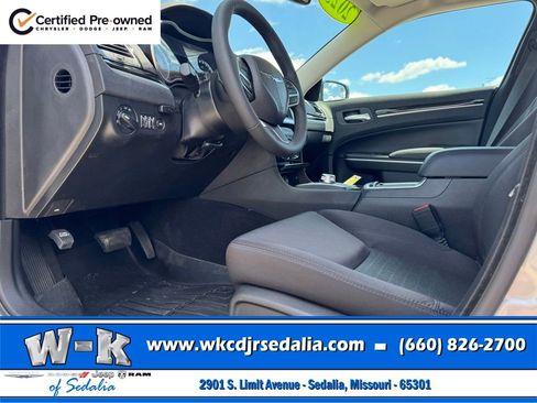 Certified 2023 Chrysler 300 Touring w/ Sport Appearance Package RWD image 10