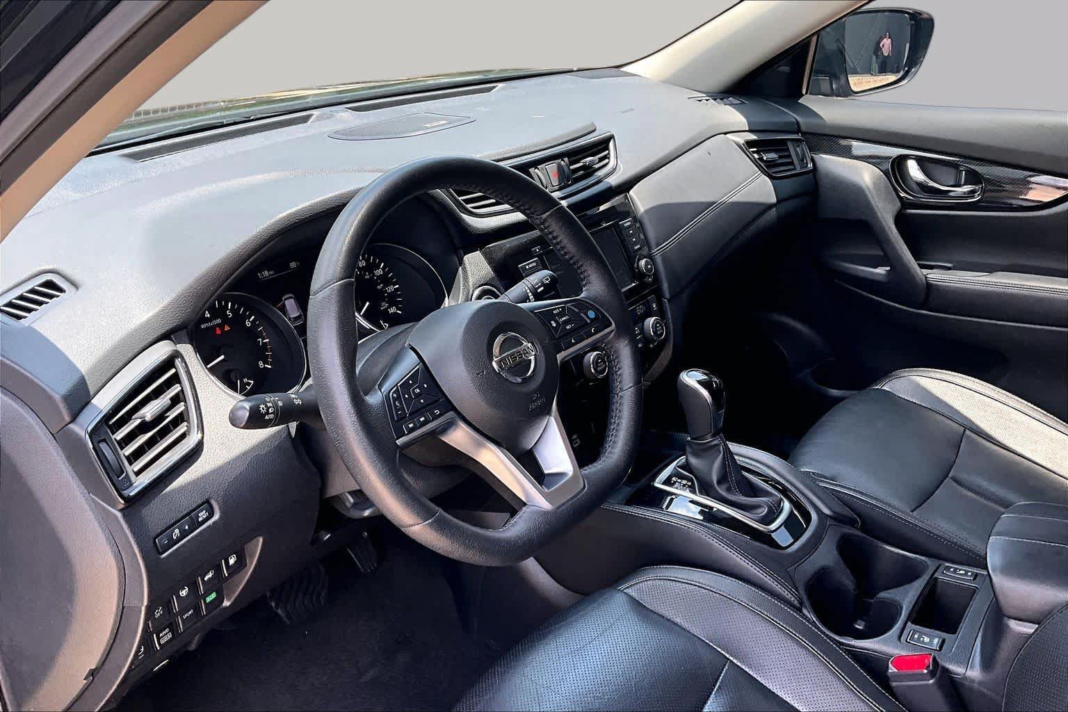 Used 2019 Nissan Rogue SL AWD/4WD image 17