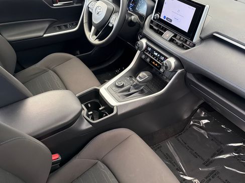 Certified 2025 Toyota RAV4 SE w/ Convenience Package AWD/4WD image 15