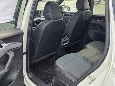 New 2026 Volkswagen Tiguan SE R-Line AWD/4WD image 15