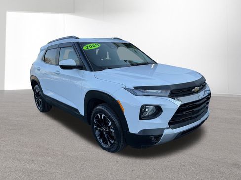 Used 2023 Chevrolet TrailBlazer LT w/ Convenience Package AWD/4WD image 12