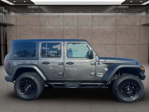 Used 2018 Jeep Wrangler Unlimited Sport S image 6