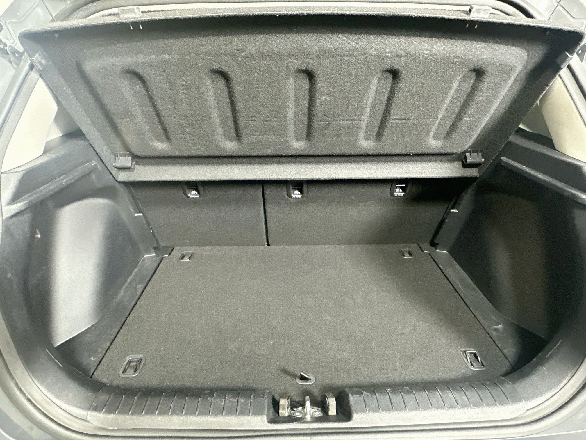 Used 2025 Hyundai Venue SEL FWD image 27