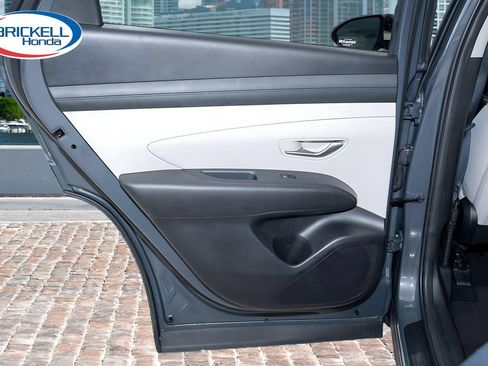 Used 2025 Hyundai Tucson SEL FWD image 13