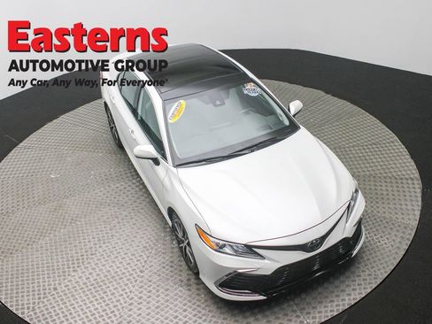 Used 2023 Toyota Camry XLE image 3