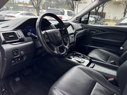 Used 2019 Honda Pilot Elite image 2