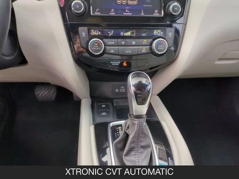 Used 2022 Nissan Rogue Sport SV w/ Technology Package FWD image 23