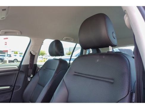 Used 2019 Volkswagen Golf Alltrack S AWD/4WD image 11
