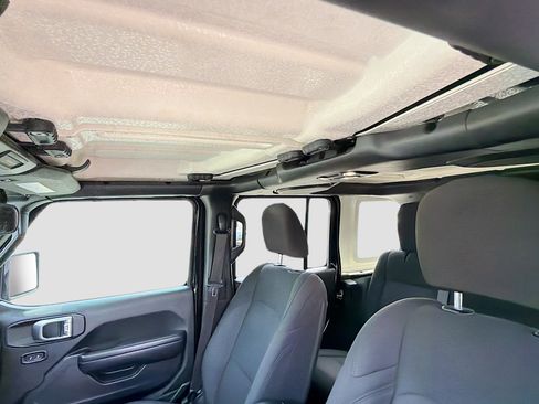 Used 2019 Jeep Wrangler Unlimited Sport S AWD/4WD image 25