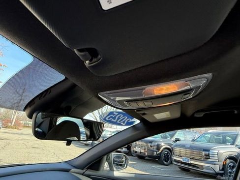 Used 2025 Hyundai Elantra Sport image 40