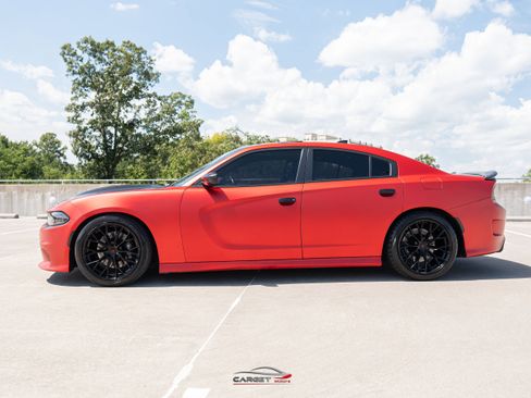 Used 2018 Dodge Charger R/T RWD image 4
