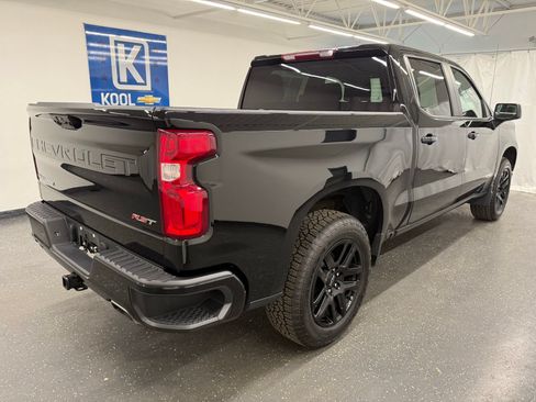 Used 2023 Chevrolet Silverado 1500 RST w/ Z71 Off-Road Package AWD/4WD image 2