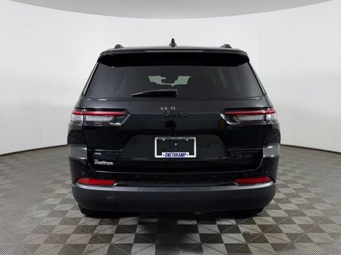 Used 2023 Jeep Grand Cherokee L Limited w/ Black Appearance Package AWD/4WD image 8