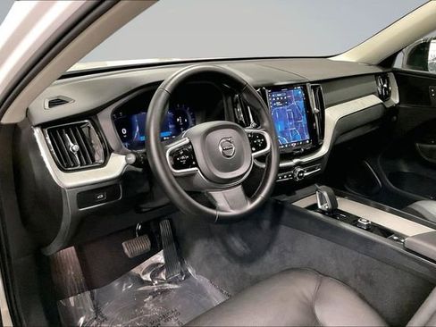 Certified 2025 Volvo XC60 B5 Plus image 15