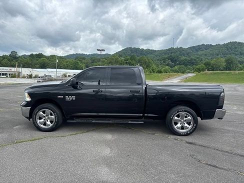 Used 2019 RAM 1500 Classic SLT RWD image 5